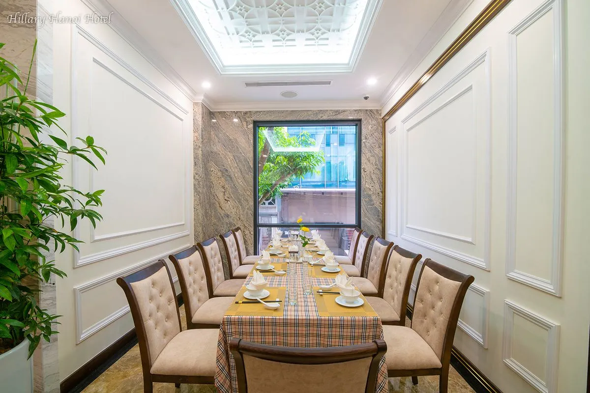 Hillary Hanoi Hotel, khách sạn có hồ bơi vô cực trên cao