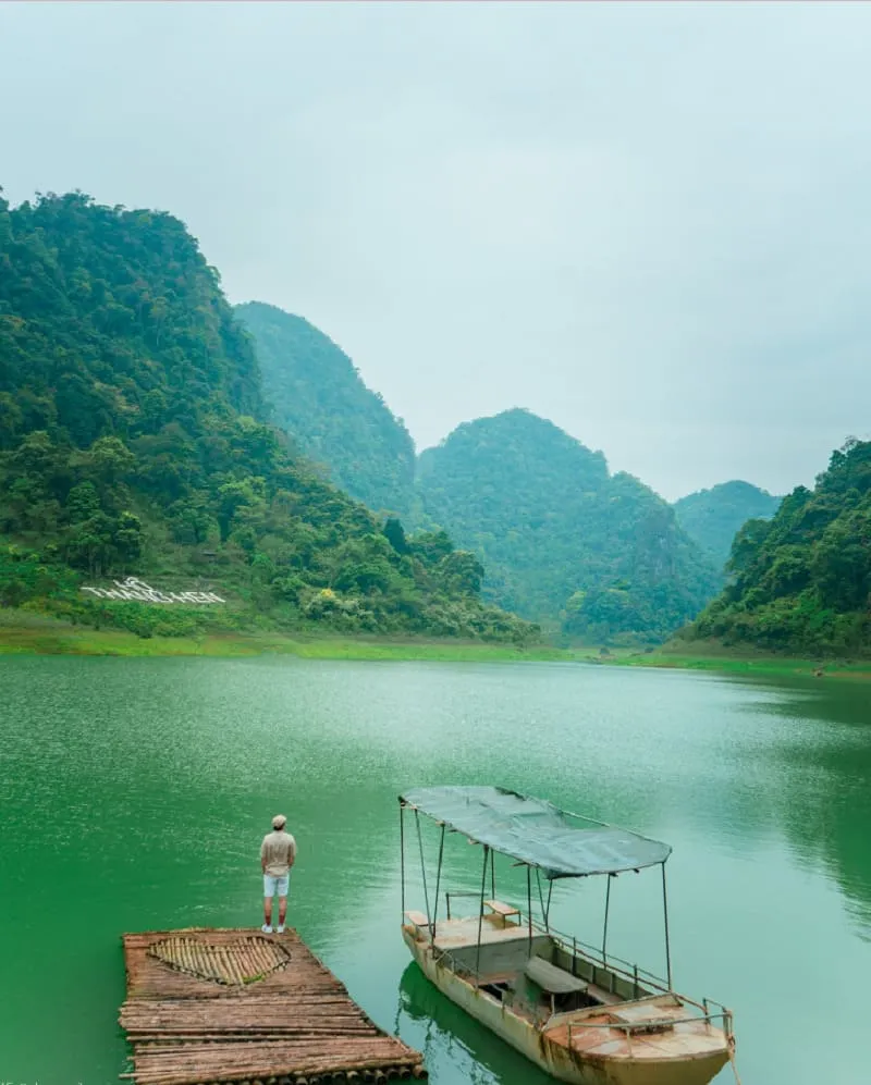 Hồ Thang Hen, thắng cảnh Cao Bằng khoe sắc giữa núi rừng