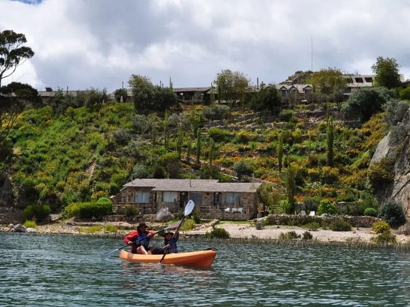 Hồ Titicaca, khám phá viên ngọc quý của Peru