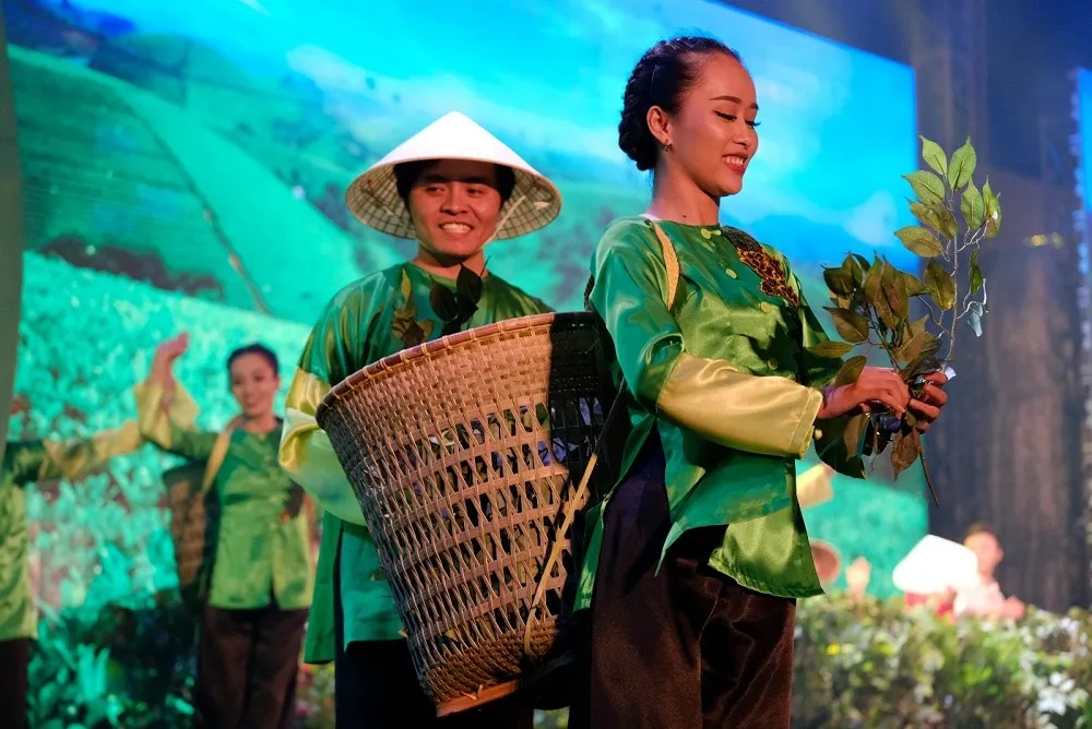 Hòa mình vào Lễ hội Trà (Hương Trà & Sắc Tơ) Bảo Lộc