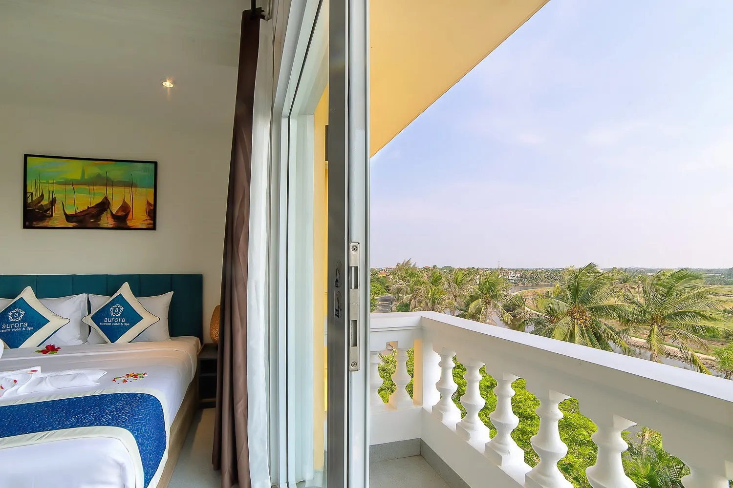 Hoi An Aurora Riverside Hotel & Spa – Khách sạn 3 sao có nhiều góc sống ảo mộng mơ