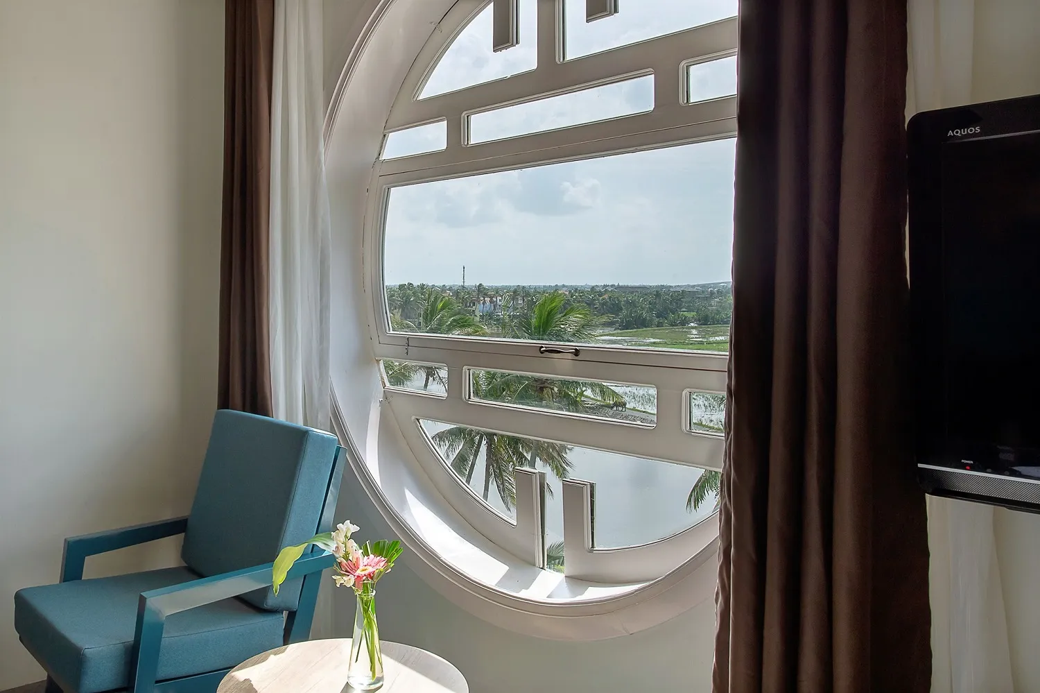 Hoi An Aurora Riverside Hotel & Spa – Khách sạn 3 sao có nhiều góc sống ảo mộng mơ