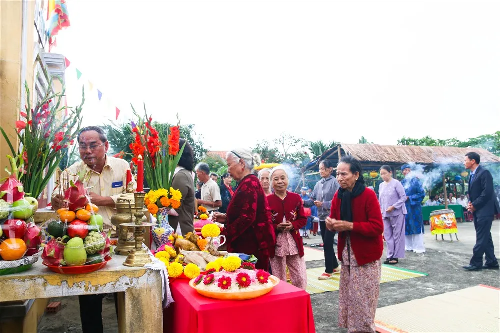 Hội Cầu Bông Hội An – Tri ân các vị tiền nhân đã gây dựng nên làng rau Trà Quế