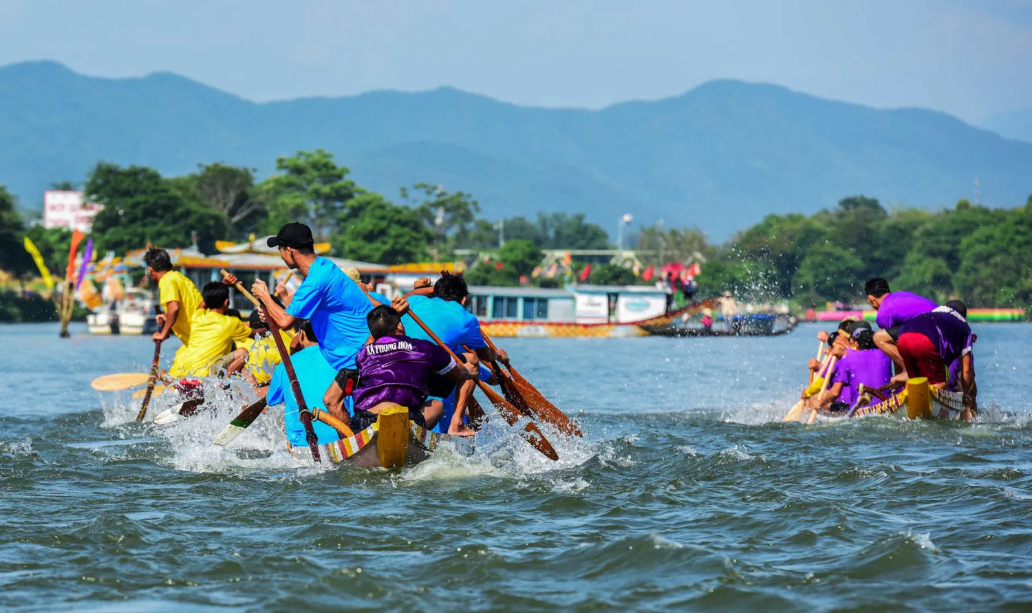 Hội đua ghe truyền thống – Tưng bừng tham gia lễ hội độc đáo tại Cố đô Huế