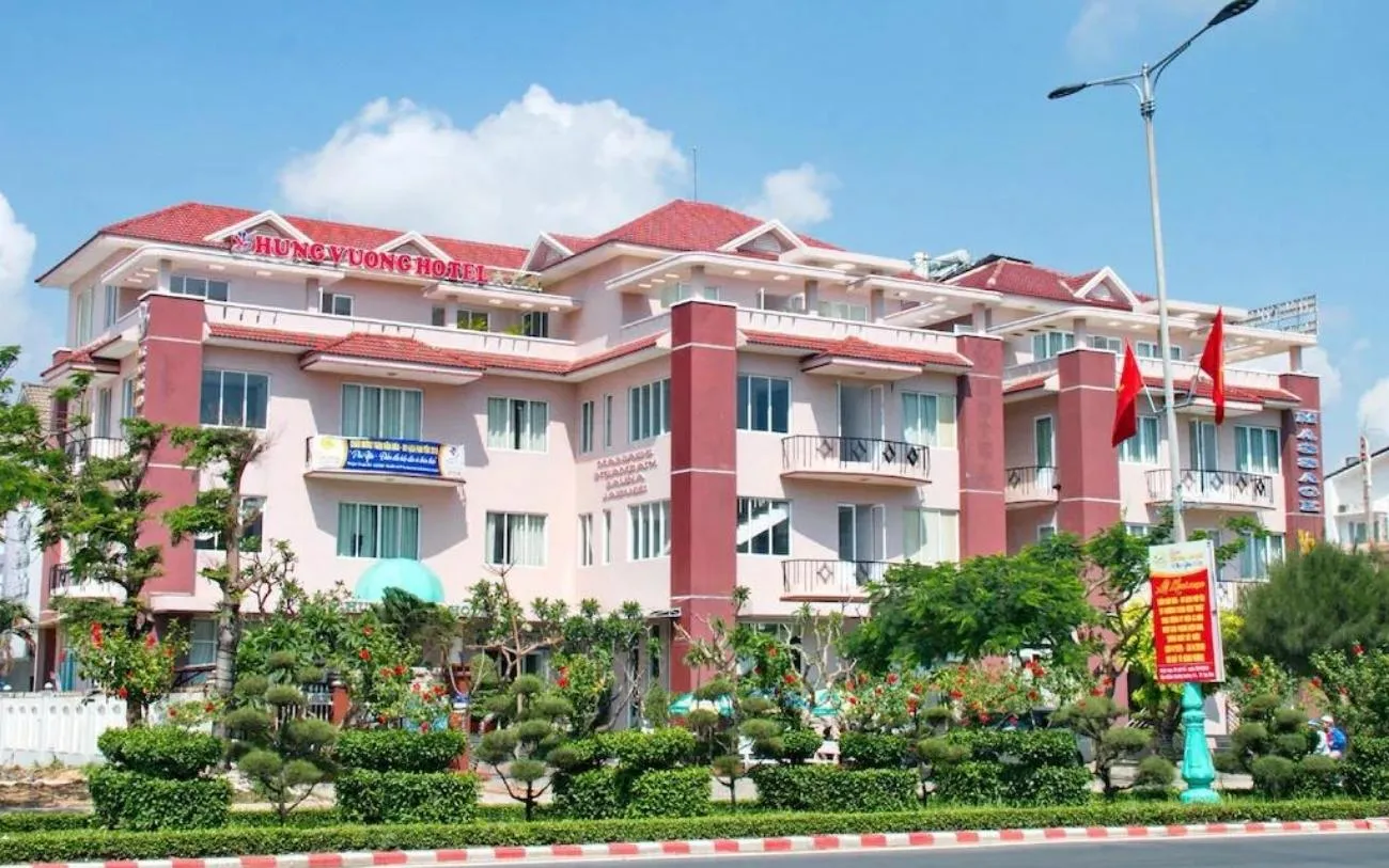 Hùng Vương Hotel Phú Yên rực rỡ giữa trời xanh