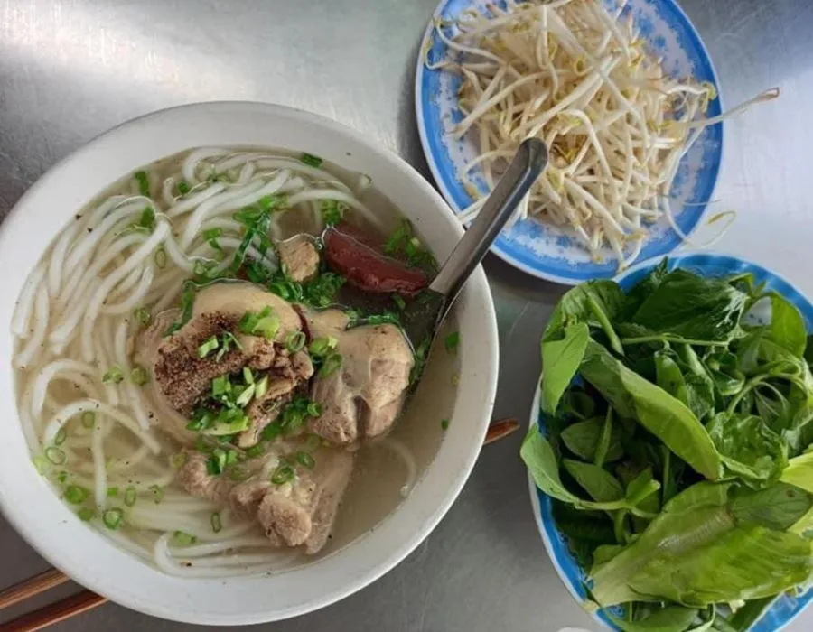 Hương vị Bánh canh Trảng Bàng bé Năm Tây Ninh thân thuộc