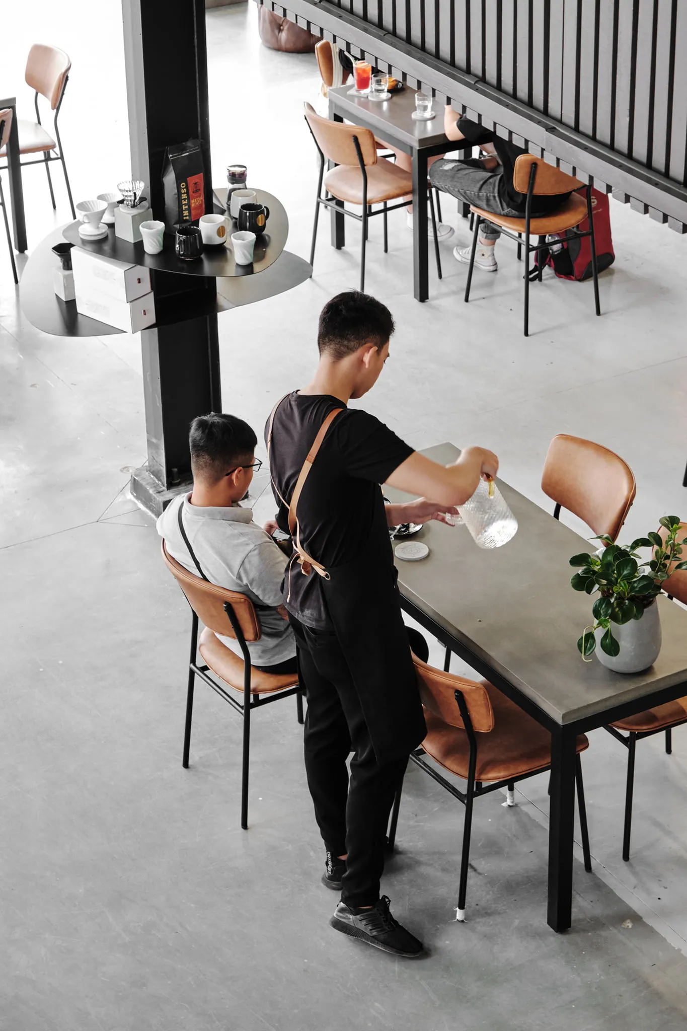 Intenso Coffee Roastery, xưởng cà phê đậm chất Hàn Quốc hiện đại