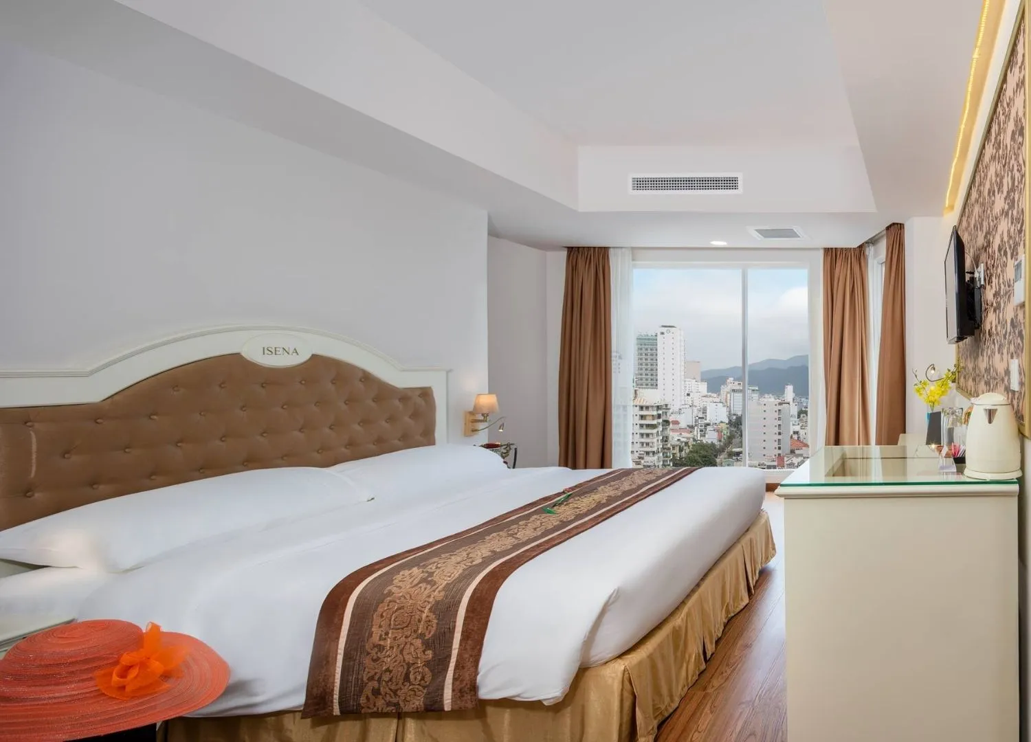 Isena Nha Trang Hotel hài hòa lối kiến trúc, nội thất sang trọng