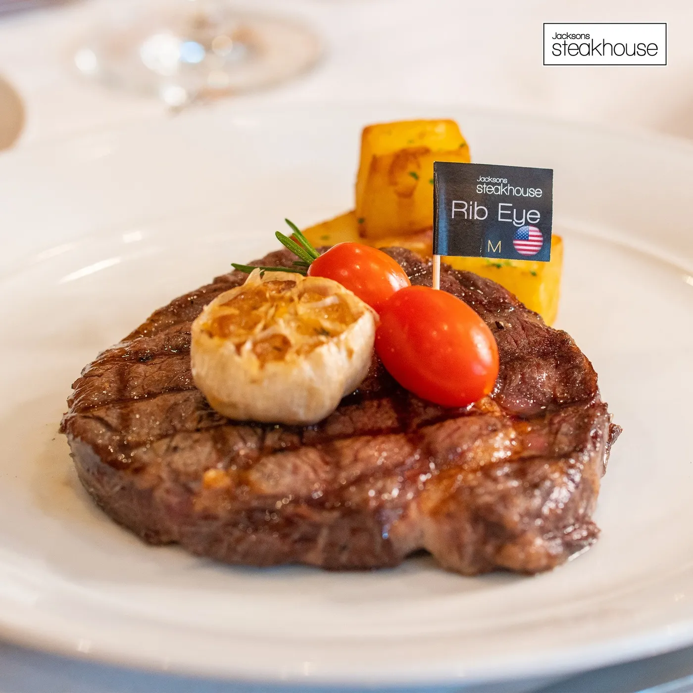 Jacksons Steakhouse Hanoi – Nhà hàng đồ tây giữa lòng thủ đô