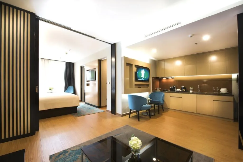 Khách sạn Novotel Suites Hà Nội cao cấp cạnh Hồ Hoàn Kiếm có gì