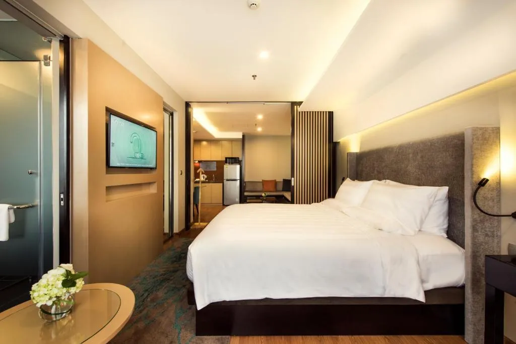 Khách sạn Novotel Suites Hà Nội cao cấp cạnh Hồ Hoàn Kiếm có gì