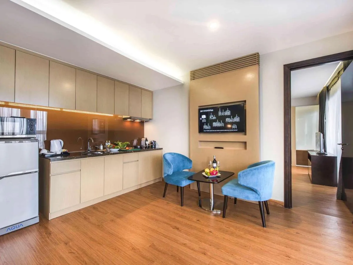 Khách sạn Novotel Suites Hà Nội cao cấp cạnh Hồ Hoàn Kiếm có gì