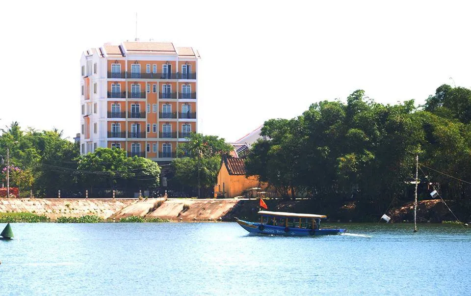 Khách sạn Royal Riverside – Khách sạn 4 sao nằm cạnh sông Thu Bồn