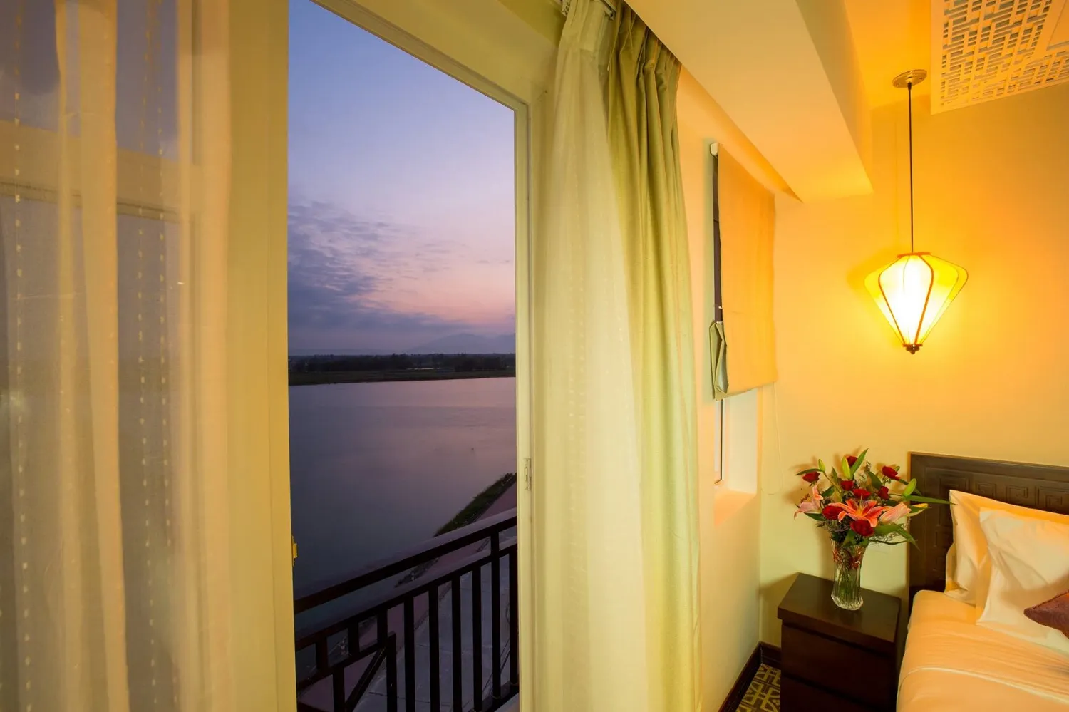 Khách sạn Royal Riverside – Khách sạn 4 sao nằm cạnh sông Thu Bồn