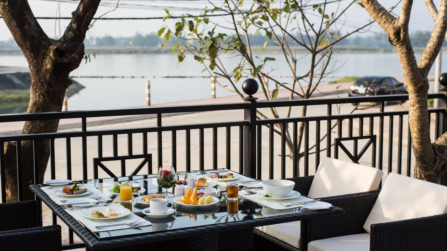 Khách sạn Royal Riverside – Khách sạn 4 sao nằm cạnh sông Thu Bồn