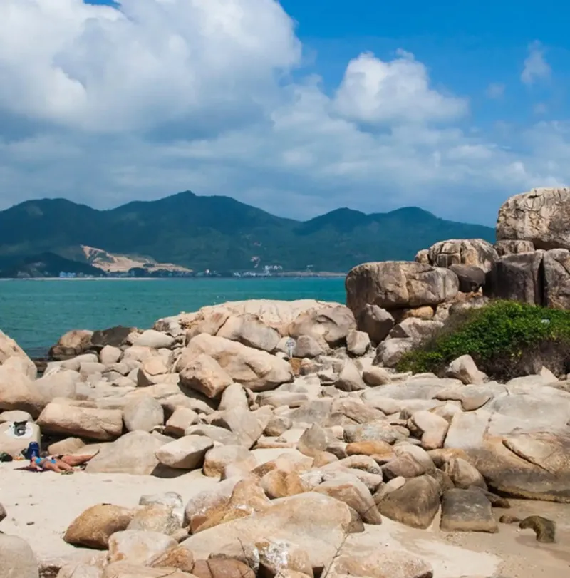 Khám phá 8 bãi biển Nha Trang với vẻ đẹp vạn người mê