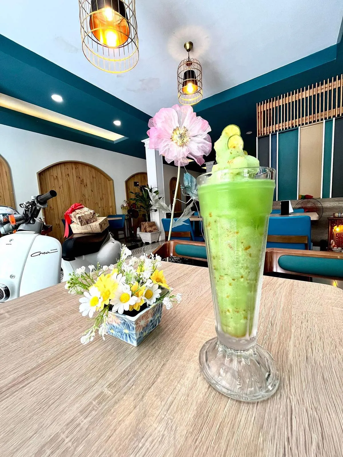 Khám phá Art Coffee Shop với không gian sang trọng và ấm cúng