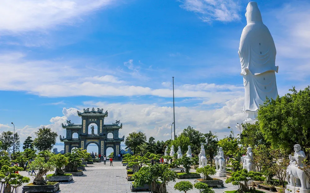 Khám phá bãi Bụt Đà Nẵng đầy hoang sơ và thơ mộng