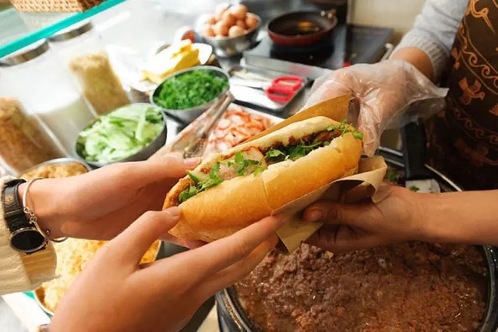 Khám phá bánh mì bà Mai nổi tiếng nhất tại Kon Tum