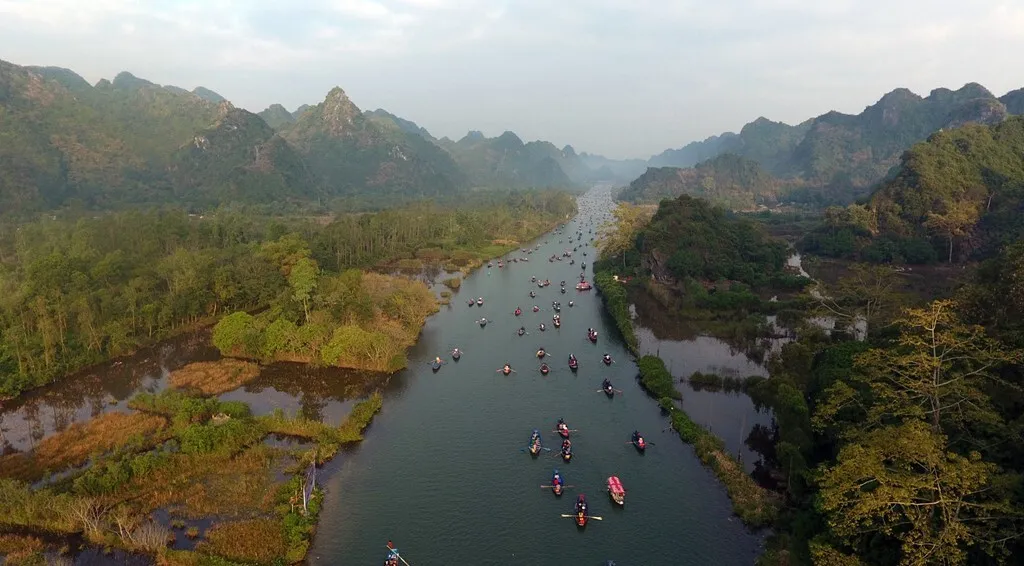 Khám phá chùa Hương – Một trong những ngôi chùa có lịch sử lâu đời nhất tại Hà Nội