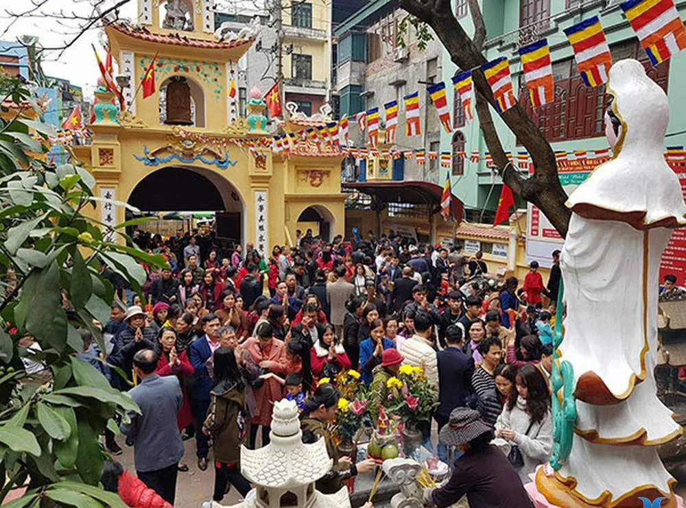 Khám phá chùa Long Tiên – Ngôi chùa tọa lạc dưới chân núi Bài Thơ