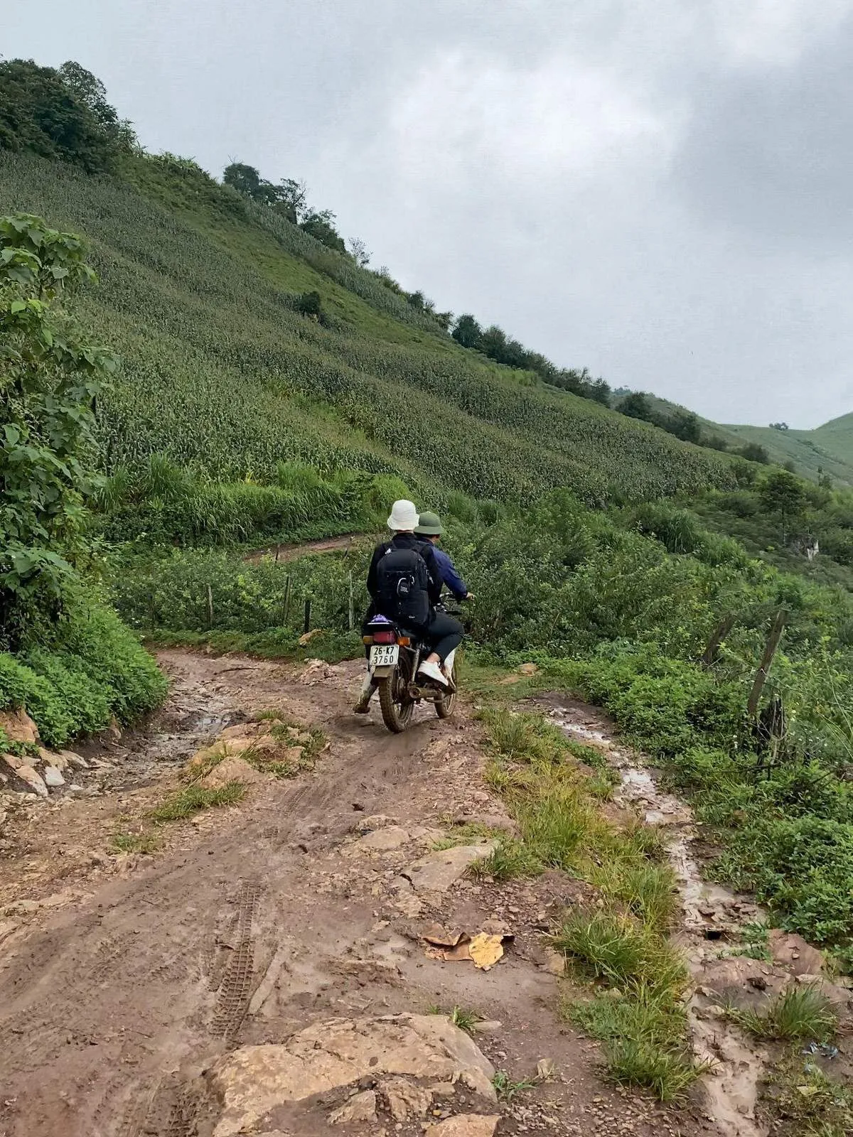 Khám phá Hang Táu cùng cô nàng Yến Lee với những trải nghiệm đáng nhớ