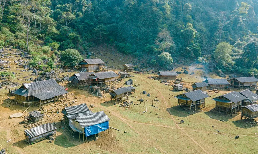 Khám phá hang Táu Mộc Châu với cuộc sống như thời nguyên thủy