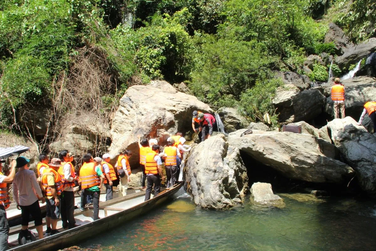 Khám phá Khe Lạnh – Nàng thơ đẹp thổn thức giữa đại ngàn Huế