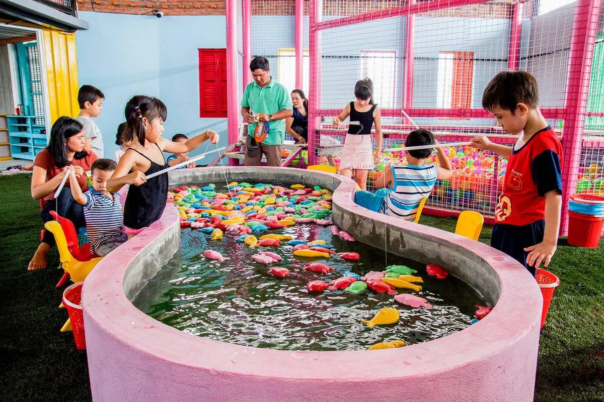 Khám phá không gian độc đáo tại Coffee Container cafe