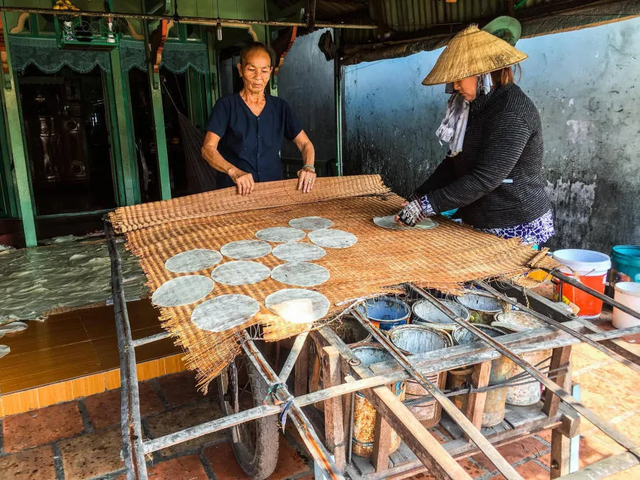 Khám phá làng nghề bánh phồng Phú Mỹ luôn ngào ngạt hương thơm