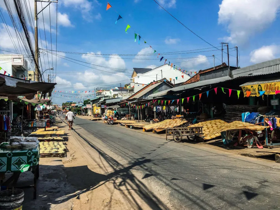 Khám phá làng nghề bánh phồng Phú Mỹ luôn ngào ngạt hương thơm