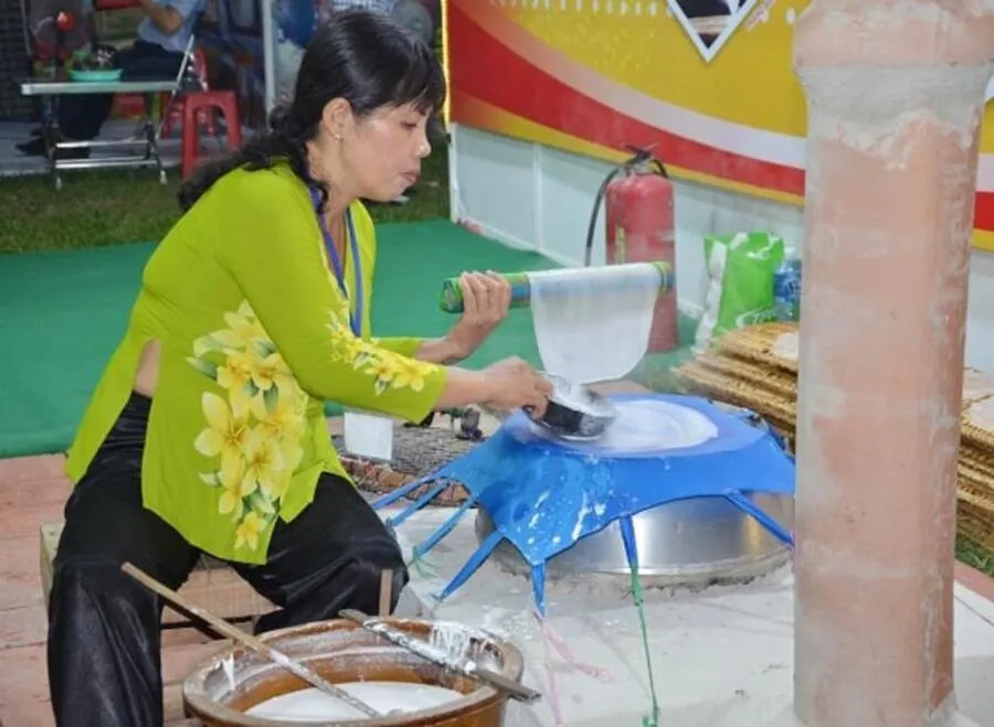 Khám phá Lễ hội bánh tráng phơi sương Trảng Bàng ở Tây Ninh