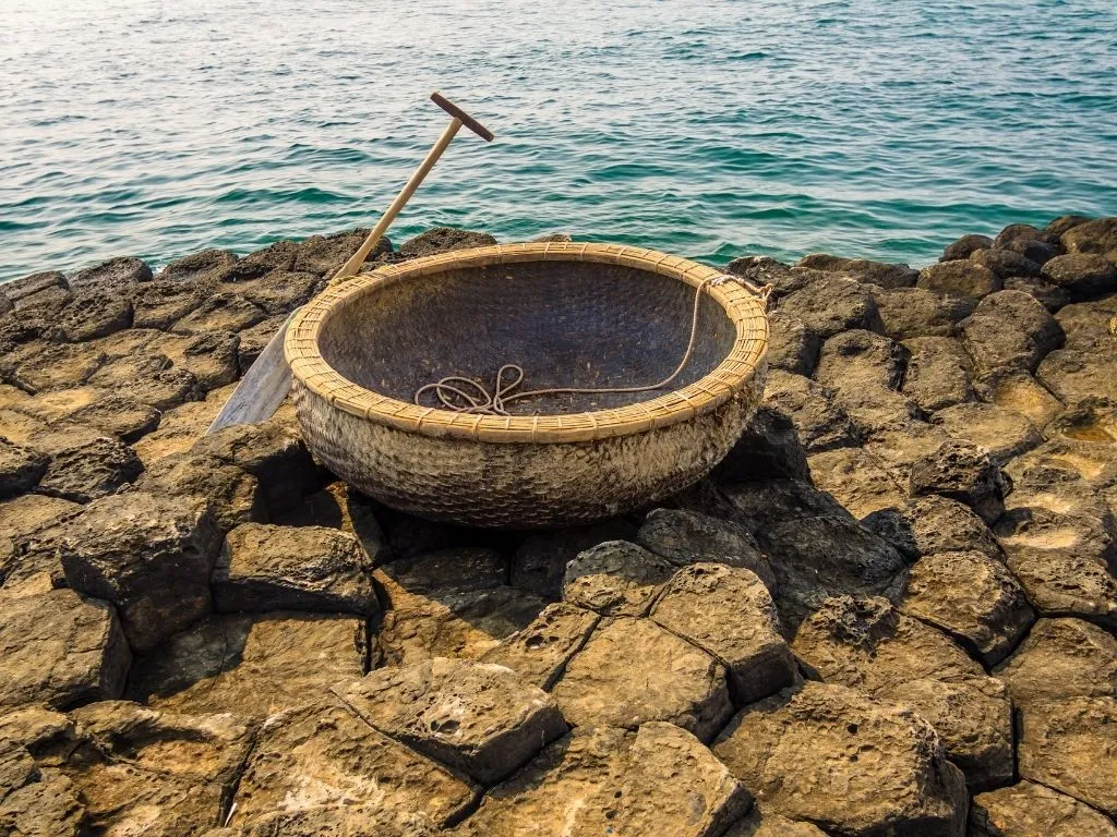 Khám phá nghề đan thúng chai Phú Mỹ – Làng nghề truyền thống từng bước vươn mình ra biển lớn