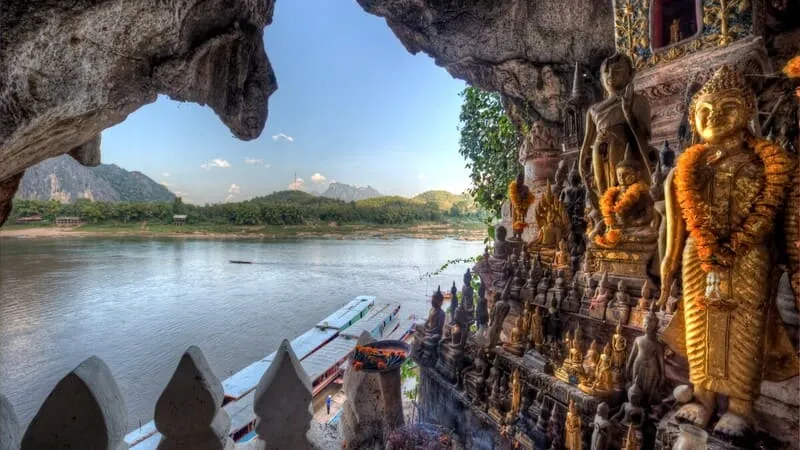 Khám phá Pak Ou, hang động Phật giáo tại Luang Prabang