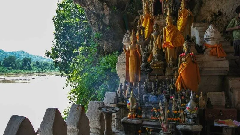 Khám phá Pak Ou, hang động Phật giáo tại Luang Prabang