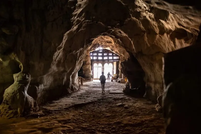 Khám phá Pak Ou, hang động Phật giáo tại Luang Prabang