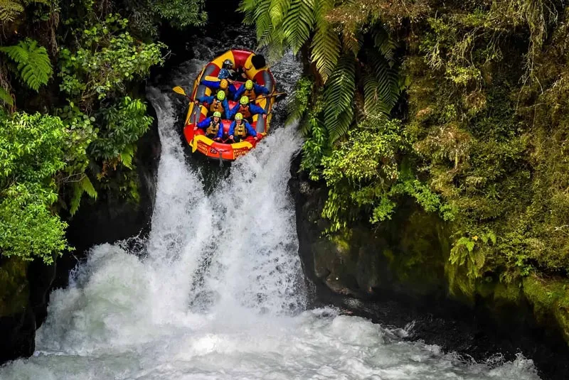 Khám phá Rotorua, thành phố độc đáo và kỳ lạ của New Zealand