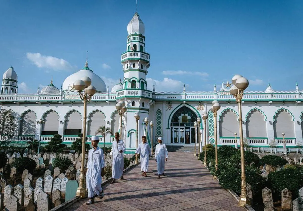 Khám phá Thánh Đường Hồi giáo JAMIUL AZHAR MOSQUE tuyệt đẹp ở An Giang