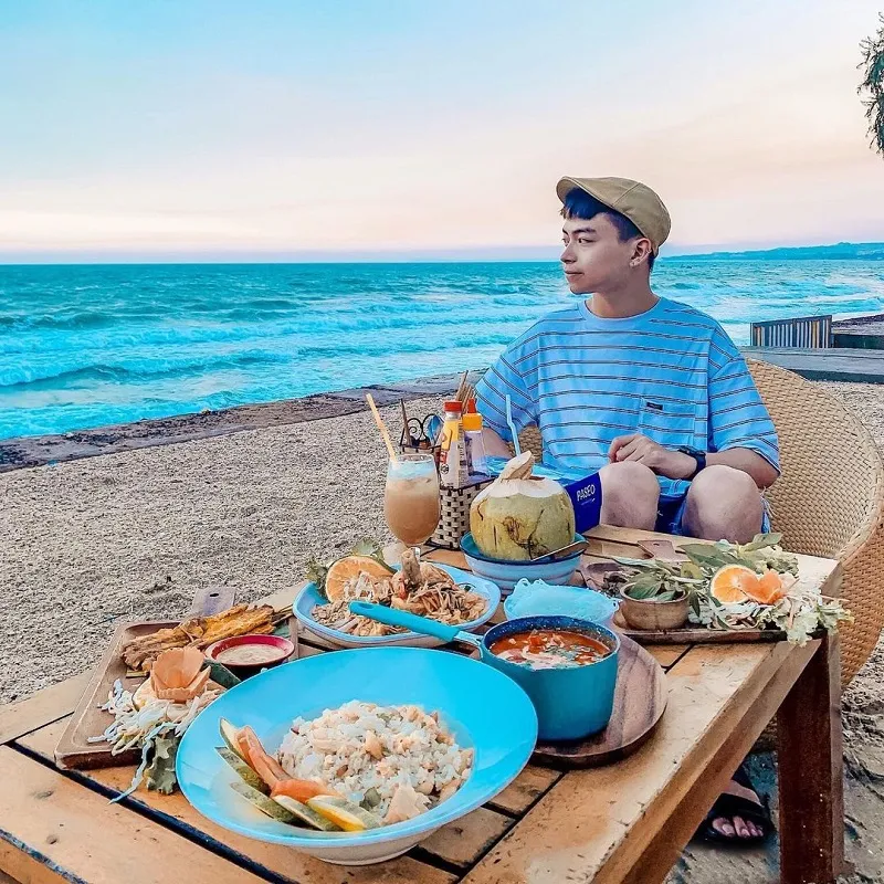 Không gian Chameleon Beach Bar bình yên bên bờ biển Phan Thiết