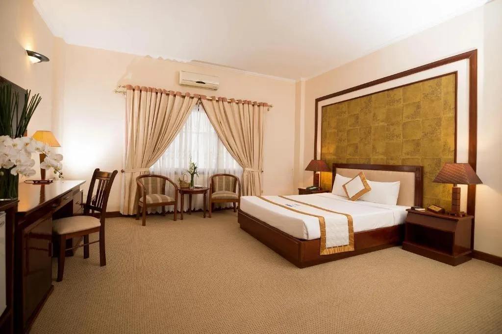 Không gian hoàng gia sang trọng của Palace Hotel