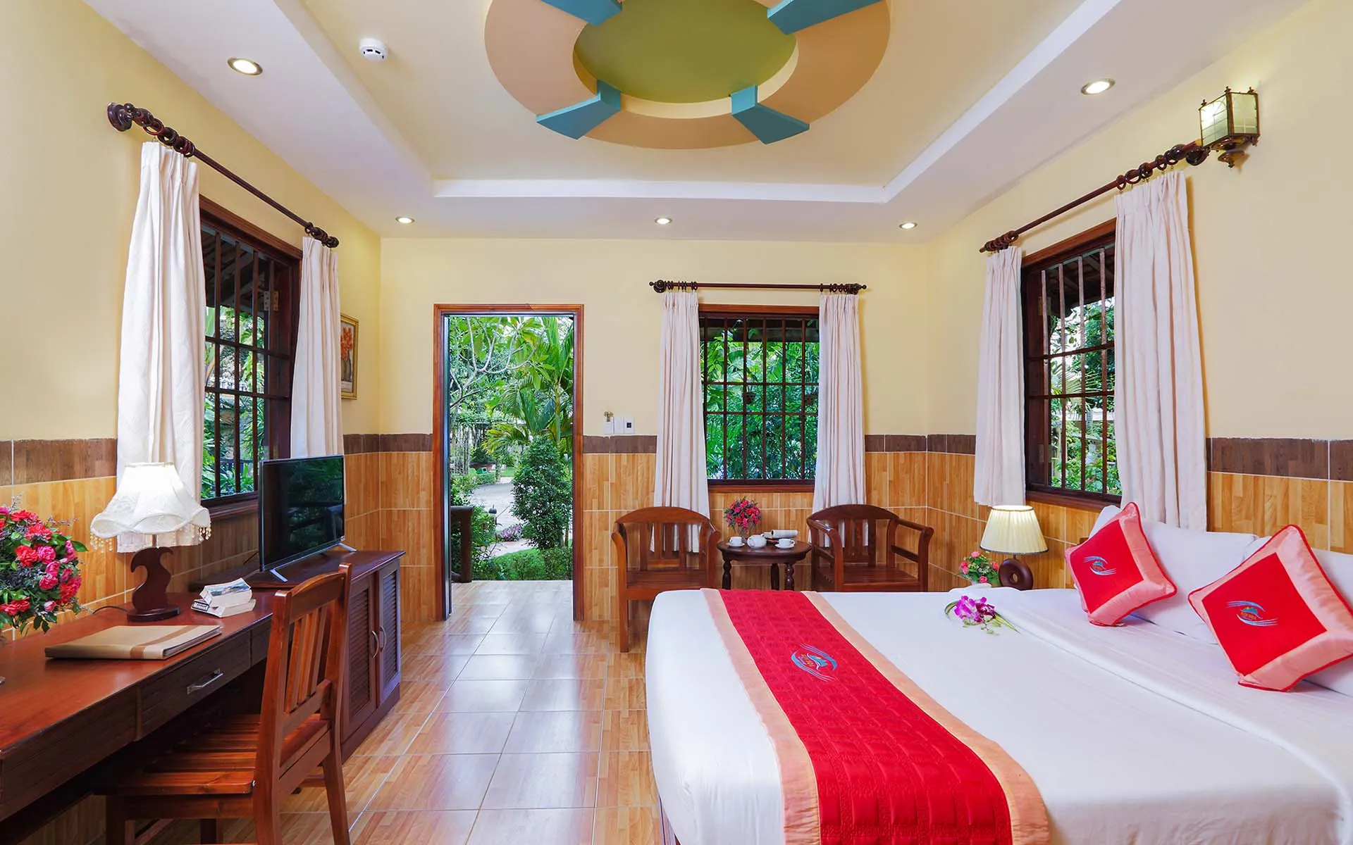 Kim Hoa Phú Quốc Resort – Khu nghỉ mát 4 sao có hồ bơi vô cực tọa lạc ngay trung tâm thành phố