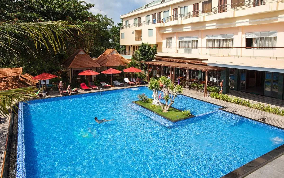 Kim Hoa Phú Quốc Resort – Khu nghỉ mát 4 sao có hồ bơi vô cực tọa lạc ngay trung tâm thành phố