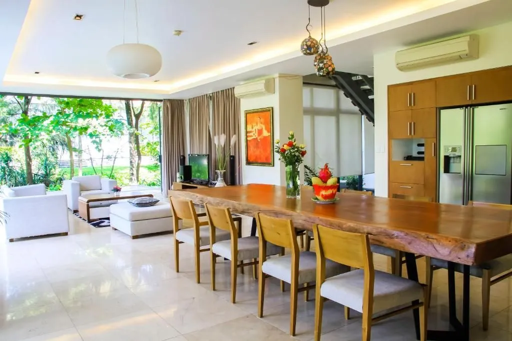 Kim’s Ocean view Villa Danang, không gian xanh mát bên bờ biển