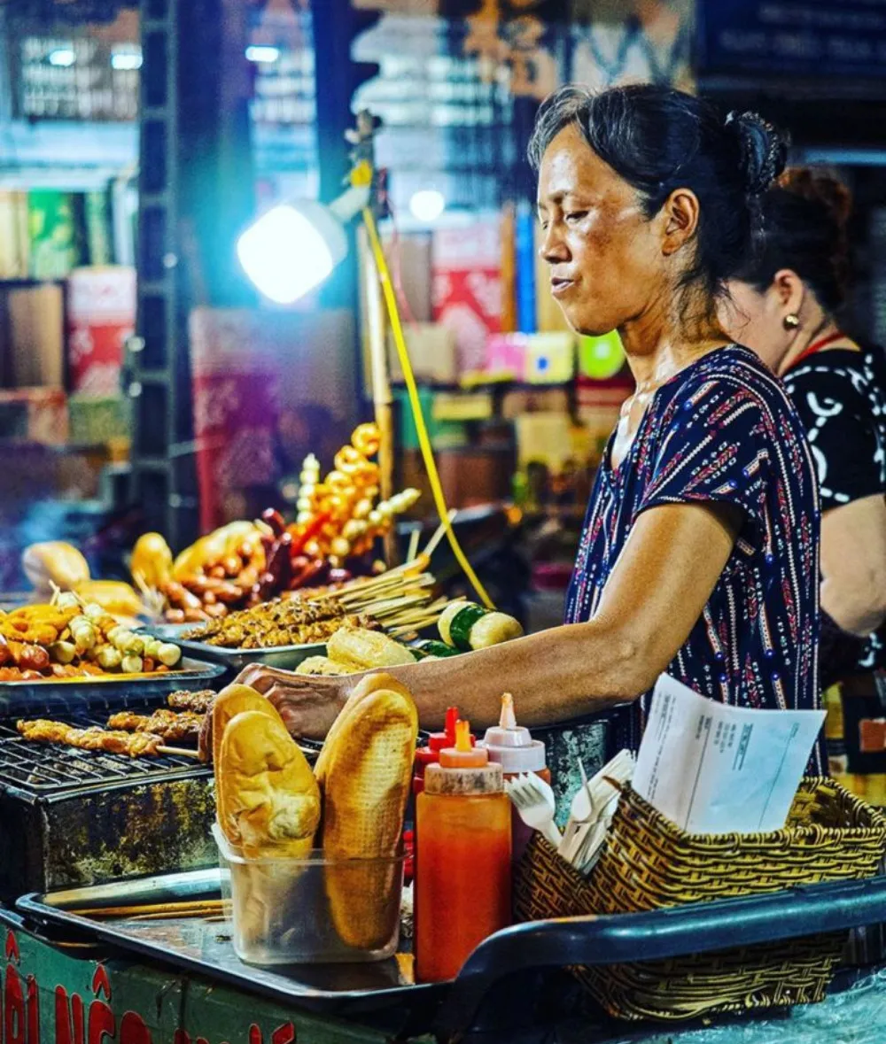 Kinh nghiệm đi chợ đêm phố cổ Hà Nội từ A đến Z cho hội đam mê mua sắm