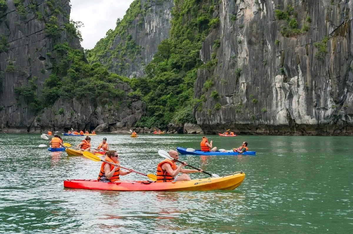 Kinh nghiệm khám phá Cát Bà tự túc không thể chi tiết hơn