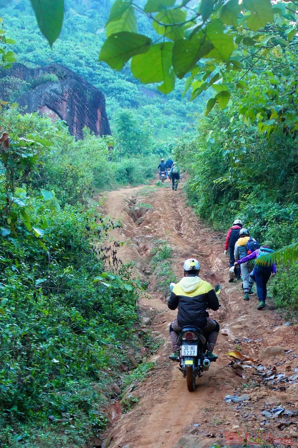 Kinh nghiệm phượt Mộc Châu và leo Pha Luông trọn vẹn theo ngày