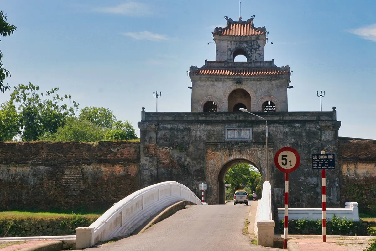 Kinh thành Huế – Chiêm ngưỡng kiến trúc vàng son của 13 vị vua triều đại nhà Nguyễn