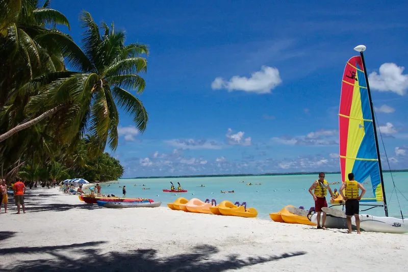 Kiribati hoang sơ bên bờ biển Thái Bình Dương