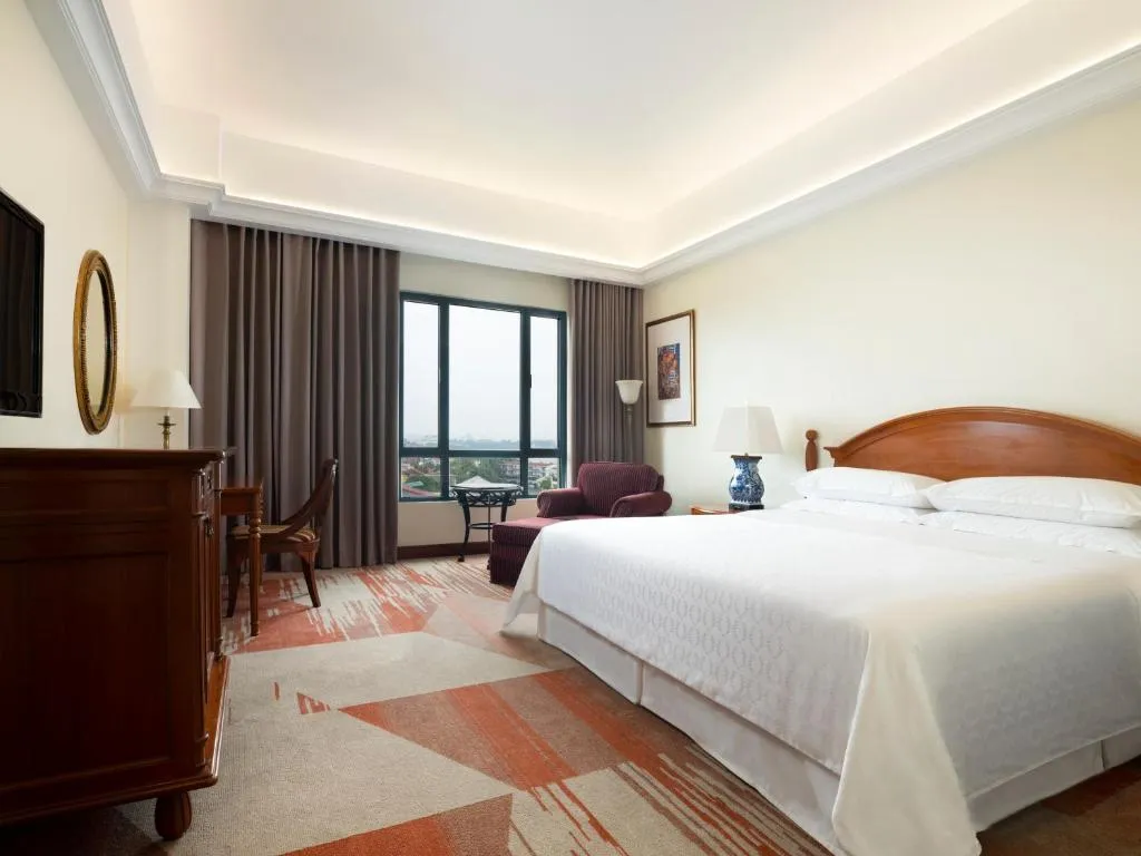 Lạc lối trong thiên đường Sheraton Hanoi Hotel bên cạnh bờ hồ Tây