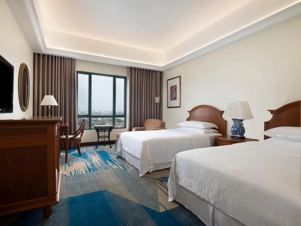 Lạc lối trong thiên đường Sheraton Hanoi Hotel bên cạnh bờ hồ Tây